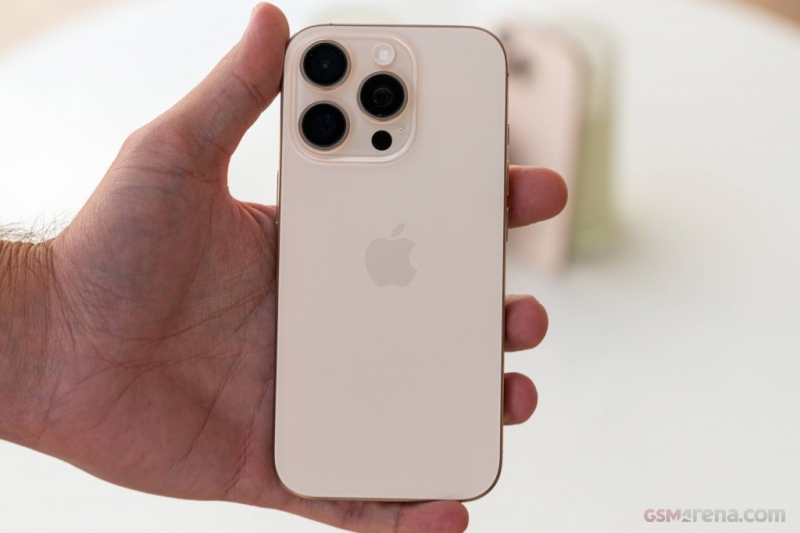 Apple iPhone 16 Pro Max